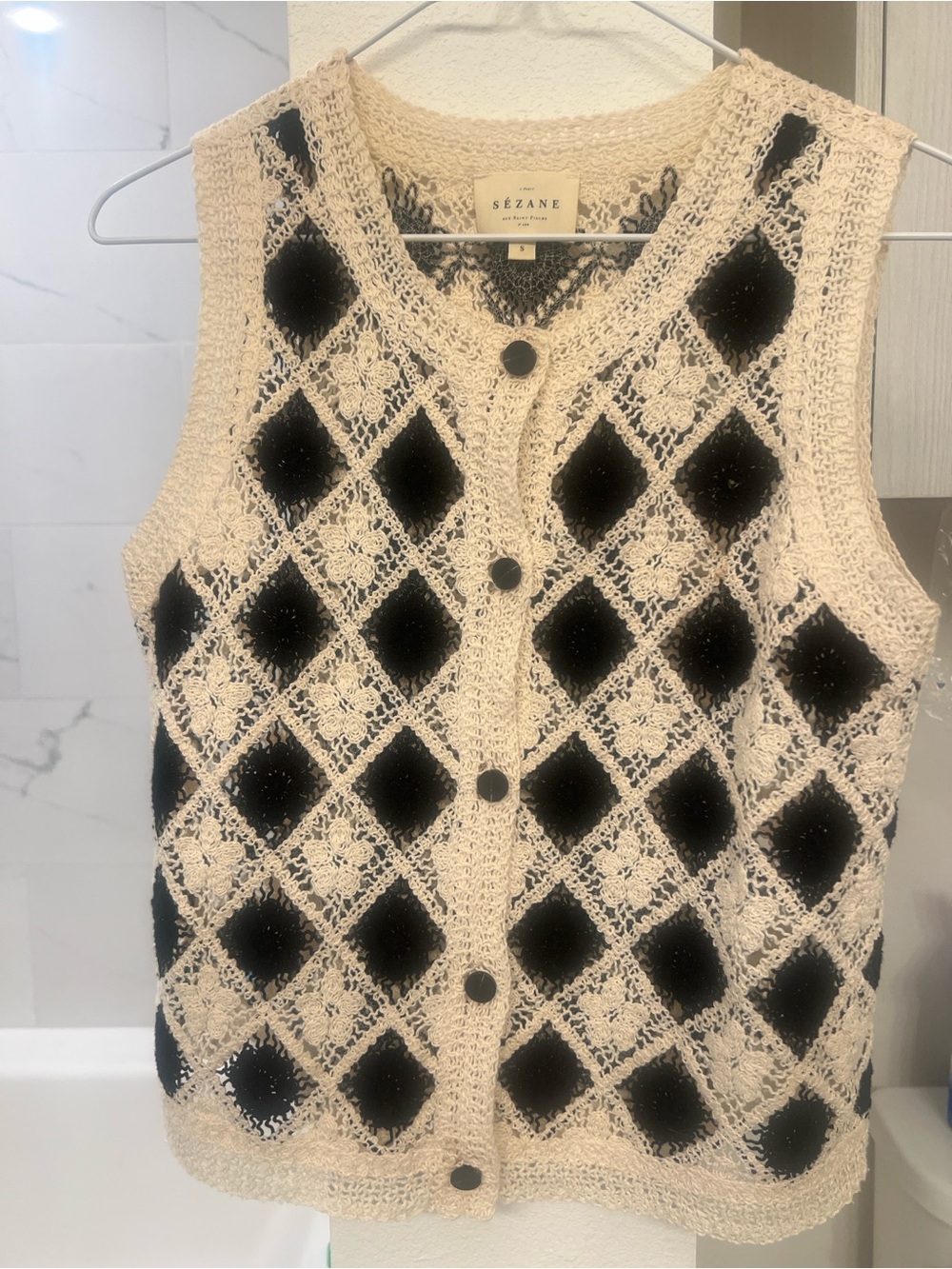 Sezane Ron Top Smooth
Ecru/ Black - Size S